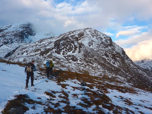 On the approach to the coire