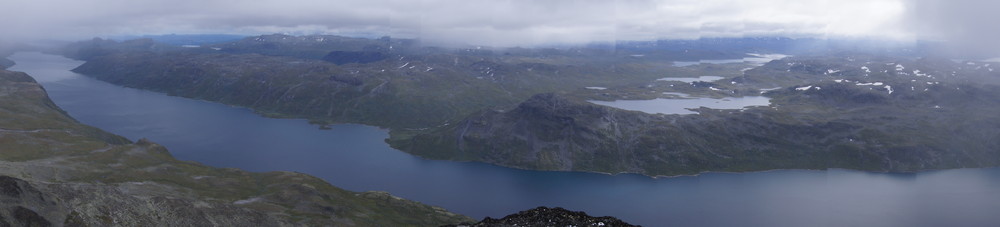 Panorama over Bygdin, tatt fra Galdeberget Sør for. Fikk ikke med hele innsjøen