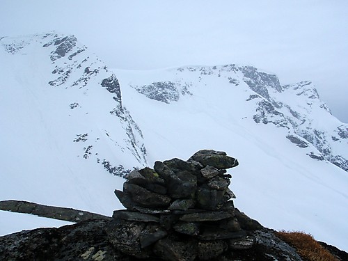 Kvitegga (1717) sett fra Blåfjellet (1274).