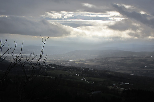 Stilig lyssetting over Drammen.