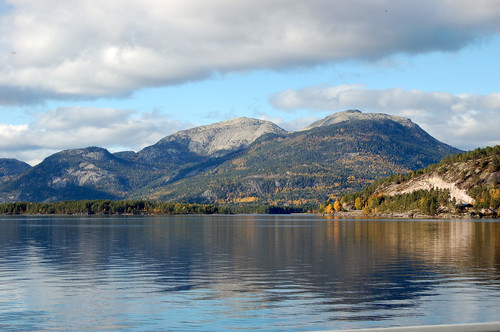 Roholtfjellet med østre og vestre topp sett fra Nisser