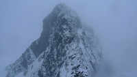 Nordflanken av Austre Ringstind sett fra nord. Et ganske så vilt fjellområde!!