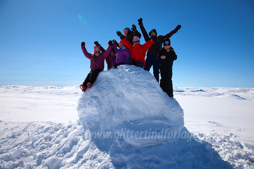 Alle vi barna på toppen av varden. Vilde Marie, Elin, Marthe, meg, Christian, Daniel og Karianne.