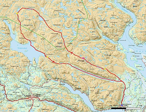 Kart over ruta vi gikk. Blå = start, lilla = fjelltopp, gul = overnattingssted.