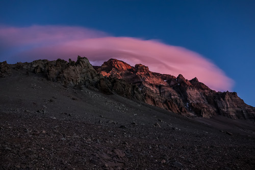 Artig soppskyformasjon på toppen av Aconcagua. Ryktene sa at det skulle være mye vind, men om det stemmer helt vites ikke. Virket ikke sånn når vi snakket med folk som hadde vært i fjellet.