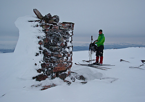 Pappa på toppen av Hanglefjellet.