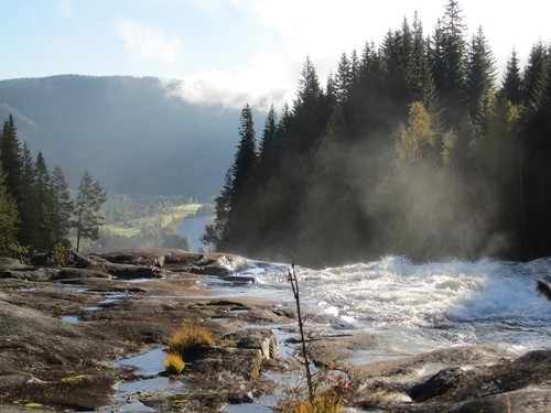 "Svaene" ovenfor fossen Kvervilla.