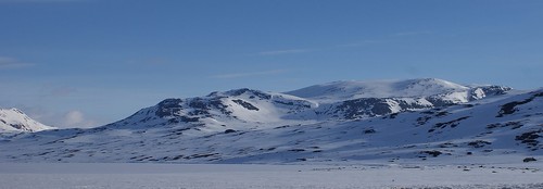 Høgeloft-massivet sett fra rv 52.