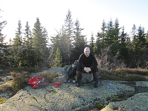 Richard fortsatt fornøyd etter snart en dag med trasking i myr..