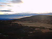 Morgenstemning på Storlortfløyin på vei til Eldåhøgda. Vardfjellet bak.