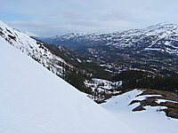 Utsyn nedover Eiterådalen sett fra stigninga opp mot Sirijordaksla.