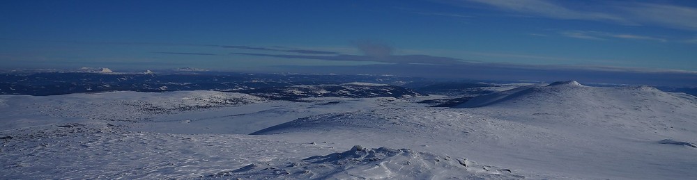 Rennefjellet t.v og Ålfjell mm fra Gilafjellet.