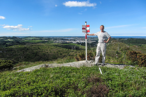 Pappa på Dyrafjellet med Haugesund i bakgrunnen.