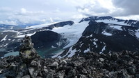 Fra ve. Grotbreahesten, Austre Glittertindsoksle, Glittertind, Trollstein-Rundhøe og Svartholshøe