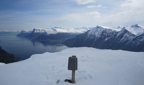 Ensom postkasse på toppen her, med storslagen utsikt.