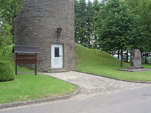 Burgplatz er markert som høyeste punkt i Luxemburg. Det burde gjelde listene på peakbook også.