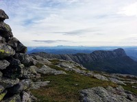 Fra Risnesnipa nordøstover mot Gygrekjeften og Blægja (bak)