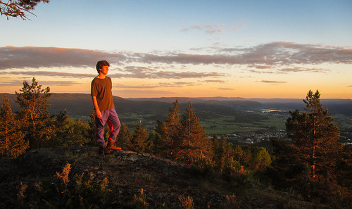 Herlig kveldsstemning fra toppen av Røysåsen.