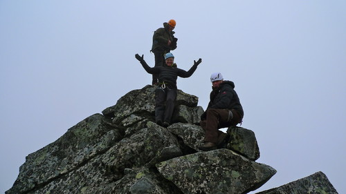 Susanne, Pål og meg på toppen av Midtre Nål