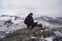 Eivind på toppen av Munken på 2105 moh.