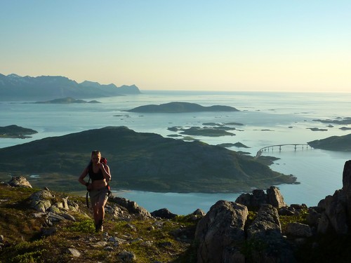 Ørnfløya og Sommarøy, andre øyer og Senja i bakgrunnen