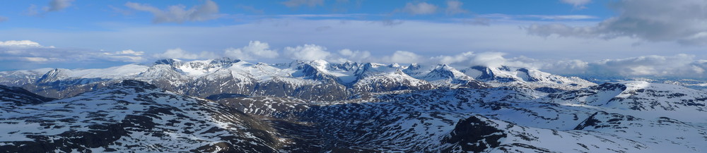 Panorama mot Gjendealpene fra Memurutinden V6