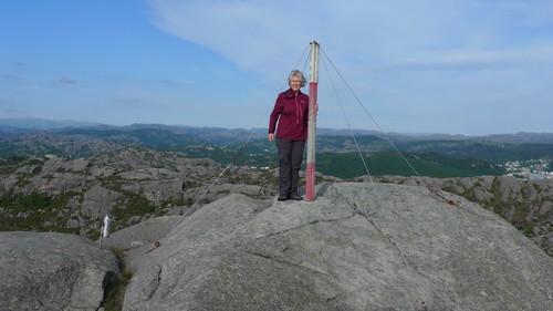 Varden og trig-punktet på Eigerøya