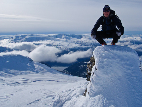 Meg på Hestefjellsnibba. Bak ligger Nordfjord over 1300 meter høydemeter lavere.