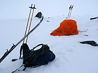 Jørn ventet på oss inne i vindsekken ved Midtre Hestbreapiggen.