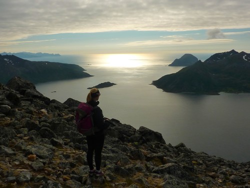 Flott lys bak Sessøya da vi gikk ned