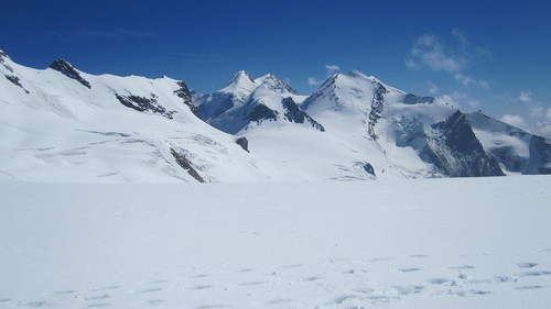 Pollux i midten sett fra breflata oppunder Breithorn.