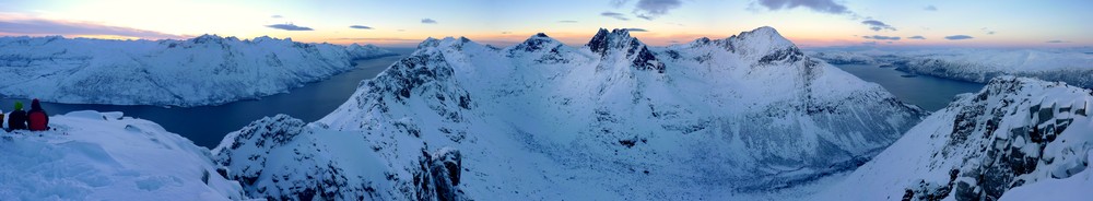 Panorama fra toppen av Buren og utover Ersfjorden