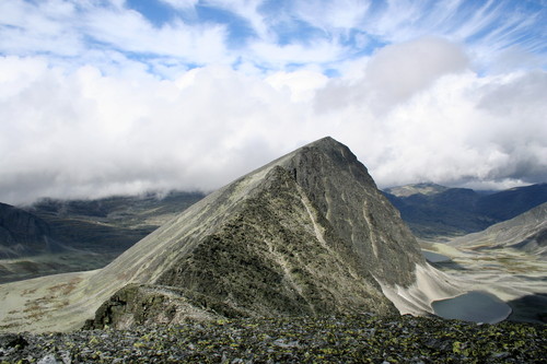 Trolltind i Rondane etter at tåka har lettet