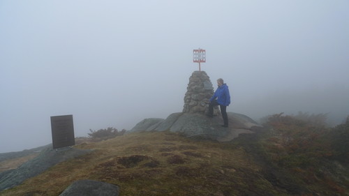 Morkefjellet - Radøys kommunetopp 217 moh