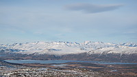 Fra toppen mot "Heimen".. Tjørnholstind og Høgdebrotet litt til høyre fra midten.. med breen imellom seg...:)