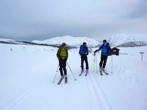 Ole Jacob, Jan Odd and Markus. View back towards Snarbyeidet (east)