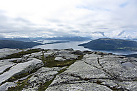 Utsikt sørover mot Ursfjorden fra Lysingen.