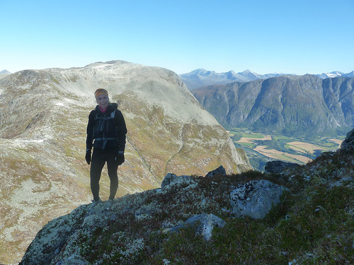 Utsikt fra Ølmannstinden mot Setnesfjellet