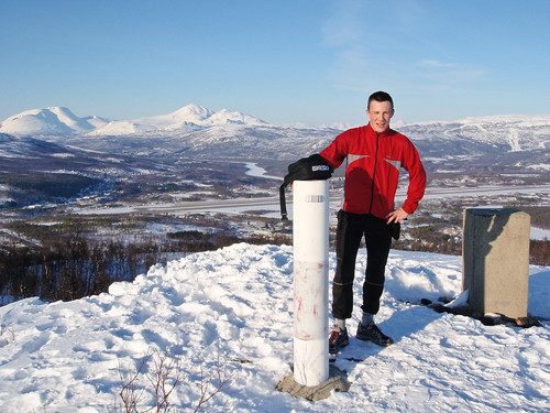 Ble litt anpustne da vi nådde toppen ja! Mårfjellet og Blåtinden bak til venstre.