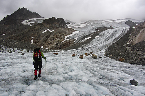 På vei oppover Tiefengletscher med Galenstock som mål.