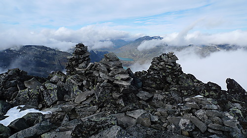 Toppvardene på Skardalstinden