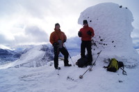 Meg og Paal på toppen av Høgronden 2115 moh. Bak ser man Rondslottet 2178 moh