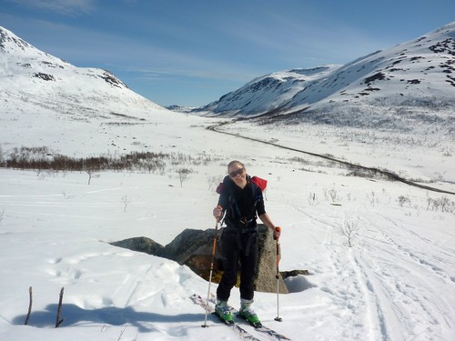 På turen opp mot Tverrfjellvatnet fra Kattfjordeidet