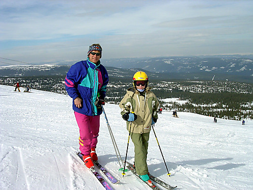 Pappa og Synne i Trysil alpinsenter.