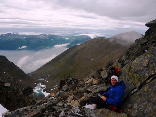 A relatively short dinner stop, with some nice views to the north and towards Ringvassoya