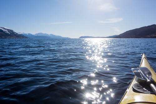 Utover fjorden. Til venstre ser man Englafjell og Ulvånosi