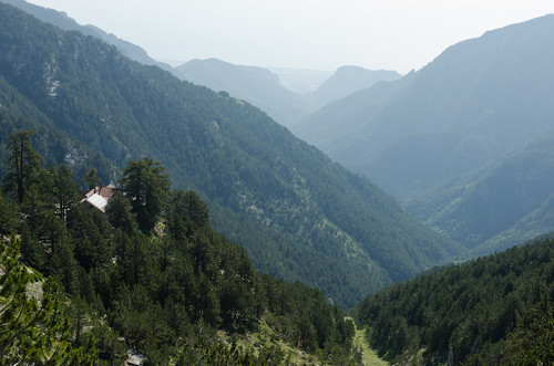 Refuge A seen from the ridge above