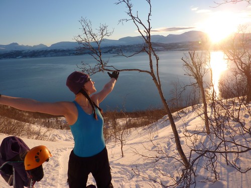 Sun peeps over the mainland peaks and fills our trip with bright, welcome warmth!