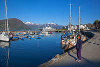 Meg på havna i Volda. Fergen i bakgrunnen skal vi kjøre med etterpå.