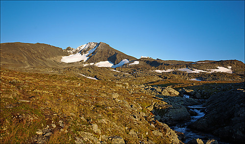 Soleibotntindane sett fra Tverrelvi